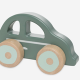 Petites voitures en bois