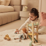 Petites voitures en bois