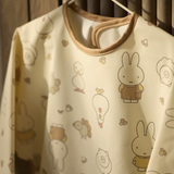Bavoir à manches | Miffy Family Farm